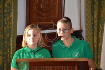 Luna y Dahelire claman por la paz en el mundo desde el Pleno de Telde (Foto TA)
